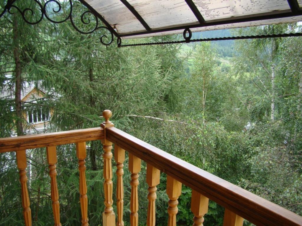 Na Velykim Hotel Yaremche Exterior photo