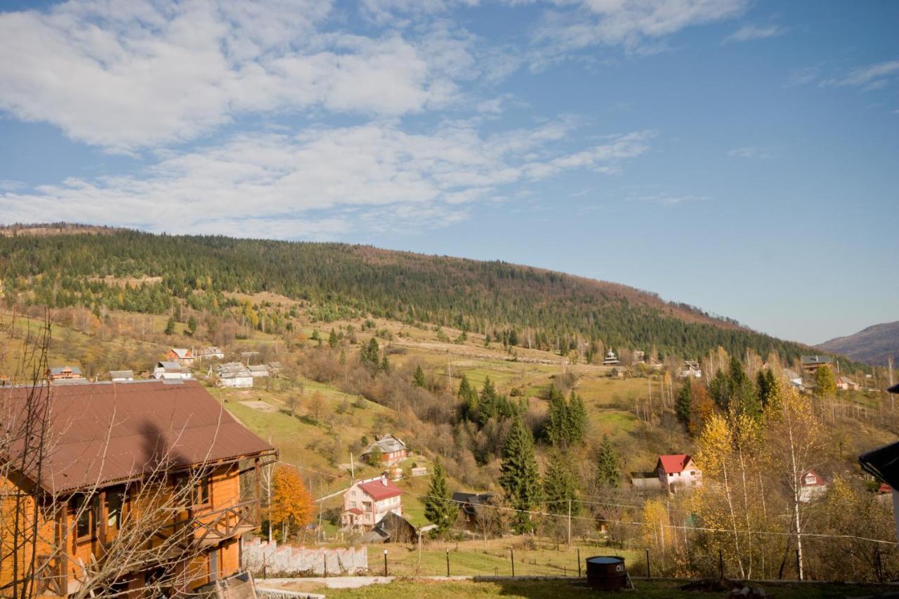 Na Velykim Hotel Yaremche Exterior photo